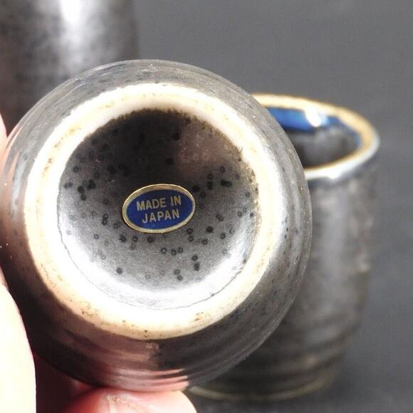 Vintage Ceramic Sake Set Bottle 2 Cups Blue Black Gray - Picture 6 of 6